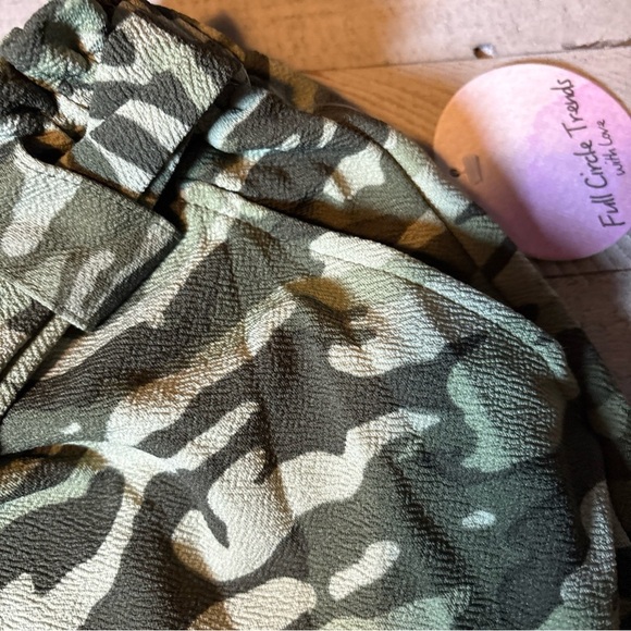 Full Circle Trends Green Camo Pull On Shorts Womens Size 2X New - Picture 8 of 16